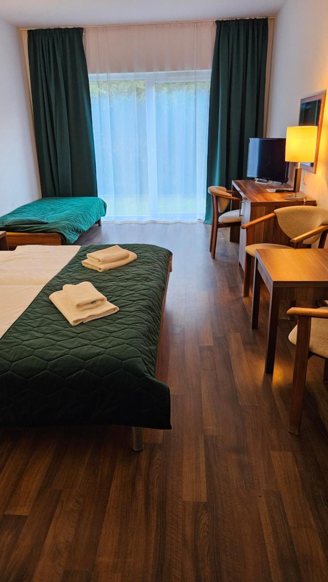 Bursztyn Spa โควอบเซก ภายนอก รูปภาพ